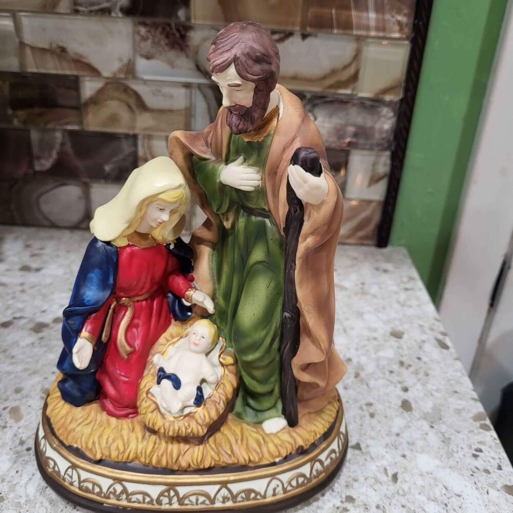 Musical Nativity - Plays Silent Night. In Original Box